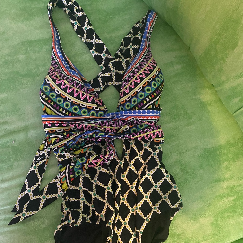 Trina Turk Standard Keyhole One Piece - SO FLATTERING!